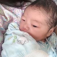 刚生出来丑丑的 但是妈妈爱你🤟