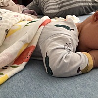 宝贝今天拉肚子第七天了，中间有一天以为已经好了，没喂药，结果从昨天开始又拉～体重没长反降，好不容...