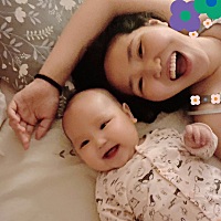 一步步的成长，小七也是个大宝宝啦，咱们五个月啦，现在可以熟练的翻身，各种搞怪，但是还不能从俯卧翻...