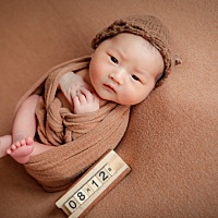 希望宝宝健健康康快快乐乐成长，爸爸妈妈一直爱你呦，