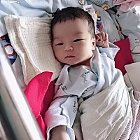 8月17号内检，第二天见红，以为要生，结果可能内检导致，始终不腹痛，8月23又开始见红，持续2天又结束，...