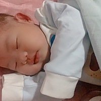 出院回家的时候医生跟我说要在14天以后给宝宝补充鱼肝油，15天的时候让我妈妈就去母婴店买了，结果吃了...