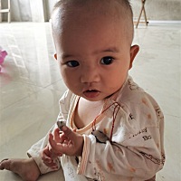 宝宝嘴角里边长了一大块白色的那种 不知道是什么 药也开了好久吃了 现在腥的东西也没有吃