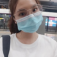 虽然现在也是无话可说，闺蜜搬远了一些。一个月难得见一次，社交圈也不一样了。有时候芝麻大点的事跟她...