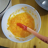 ，打卡第六天，开始懒惰了😂胡萝卜泥加米粉，核桃油，月卡越晚睡觉，明天开始要早点