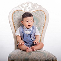 我的歐文寶貝，一週歲生日快樂！ 這一年我們互相磨合，彼此適應！ 把拔麻麻希望你一輩子健康快樂！ 來年...