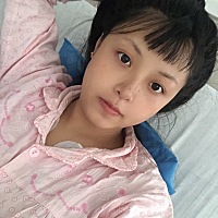好痛呀，我喂奶感觉一直都喂不饱，奶都吸出血来了，但是宝宝还是哭，然后吃奶粉以后才不哭，这个是不是...