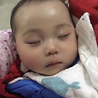一眨眼就一周了+7了感觉很神奇，看着你蹒跚学步的样子真的太美好了，看着你睡觉的样子，突然发现当你的...