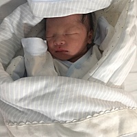 提前20天发动，还好一切东西都准备齐全。9月21日早上还去医院做了产检显示一切正常，晚上19.30羊水破了...