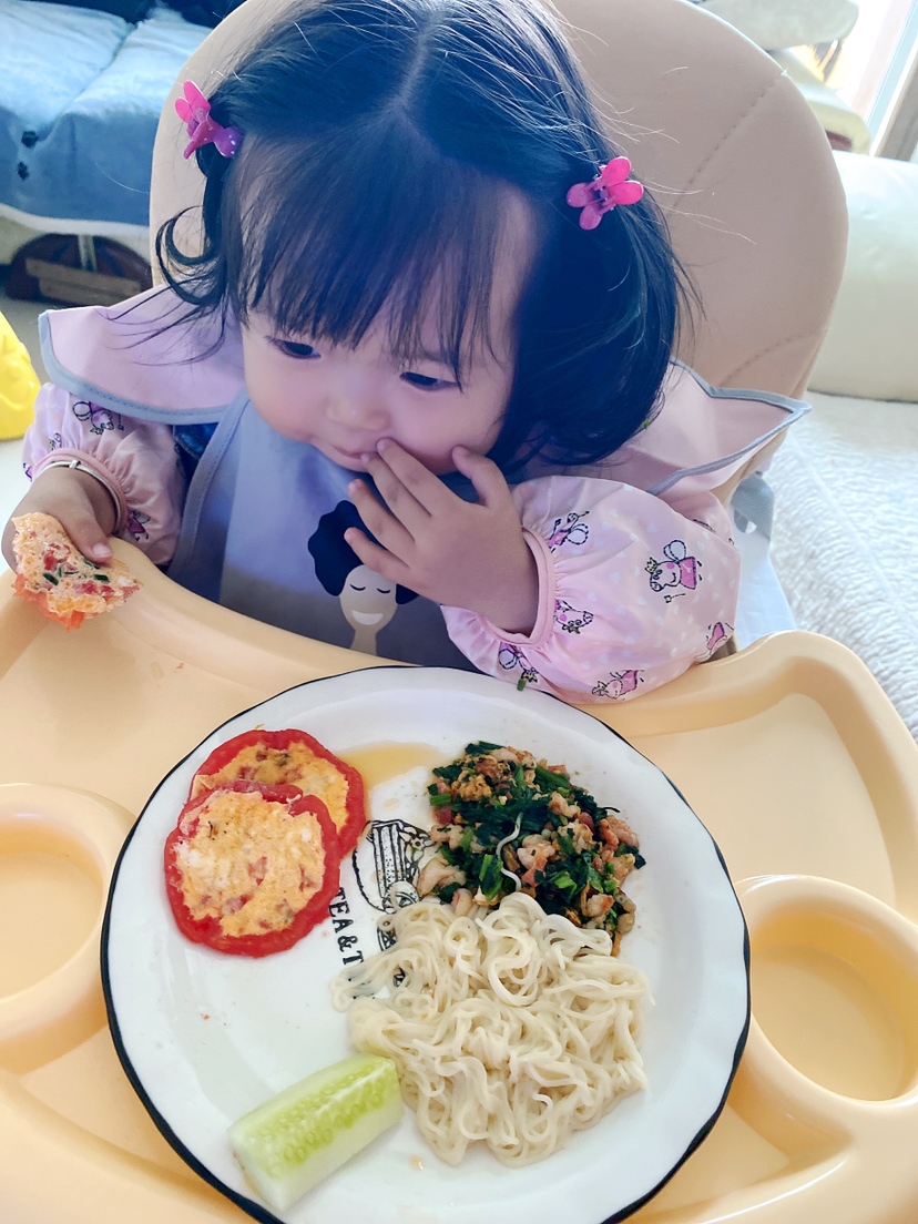 西红柿蛋饼 杂蔬炒虾仁