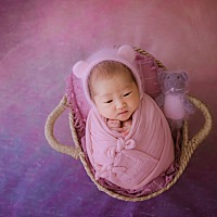 小宝出生第五天拍的月子照片。