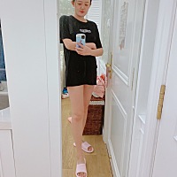 产后20多天，肚子还是会大一些，腰还是需要练的。小可爱也长了两斤❤️距离恢复身材还有17斤…加油吧，...