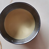 辅食不爱吃，奶量一天800加一次鸡蛋羹