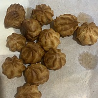 泡芙烤的太黄了，溶豆豆不错