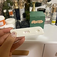 怀孕的时候是身体的不适 生你时的疼痛难忍 成长路上的艰辛历程 有你是我这辈子最幸福的事