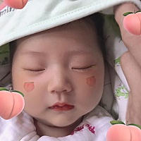 吃了吐。吐了吃。不给吃就哭闹。吃了又吐。怎么办啊。这样能重复折腾四五个小时。好累啊。养娃对于我这...