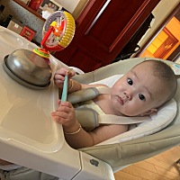 不知不觉宝贝八个多月了 你给我们一大家带来了无数的欢乐 妈妈由于身体工作的原因要给你把奶断了 从此你...