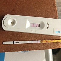 这是不排卵了嘛，图一是早上9点测的，图二是晚上6点测的，越来越淡，怀孕管家说是明天排卵日。