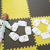 唉，姐姐奶奶都感冒，都传染给小子了。小子，坚强些咯！