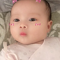 晒一下宝宝，这是一个多月的照片。