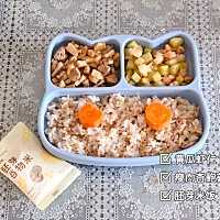 10月辅食打卡Day11 今天做了杏鲍菇炒肉和虾仁黄瓜，小朋友很喜欢