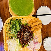 今天20201018日，带着铺盖，开着车，跟着老公来他晋升的履新城市，入住喜来登后，经同事推荐，来到当地...