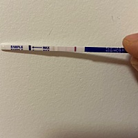还有6天来大姨妈，才测出来是有灰色的，可是过了五分钟又没了…大家帮我看看吧
