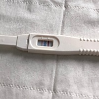 大姨妈延迟了一周还没来
这是中奖了吗？
但是肚子跟来大姨妈一样痛