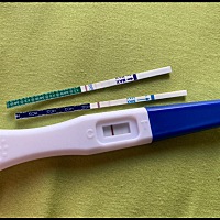 这俩三天重重复复验出来的隐隐约约，这是水印还是怀了呢？？