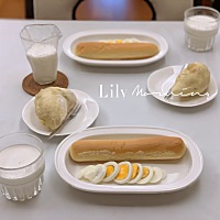 哈.喜欢清晨的时光 让我好多事都前置 沉浸阅读的打卡1h 早餐晚餐的准备0.5h 永澄老大的分享0.5h 洗漱孩...