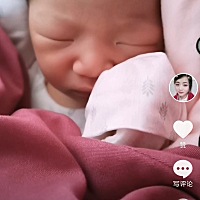 可爱的女宝宝