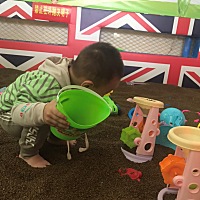 想要东西不给，动不动就滚地板哭闹，不哄不起来，求招😭😭