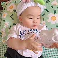 深圳宝妈打个卡# 其实怀宝宝的时候本人是很不注重饮食习惯 辣的凉的啥都吃 导致生下来就长湿疹  当时看...