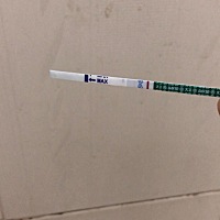 我的排卵期是28号 这张是8号早上6点测的，大概15分钟准备扔的时候看到有灰色水印（阳光下才能看得出来）...