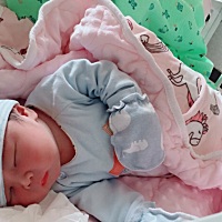 宝贝已经出生34天了，真的是越来越爱他了