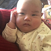 每天若有所思的小宝