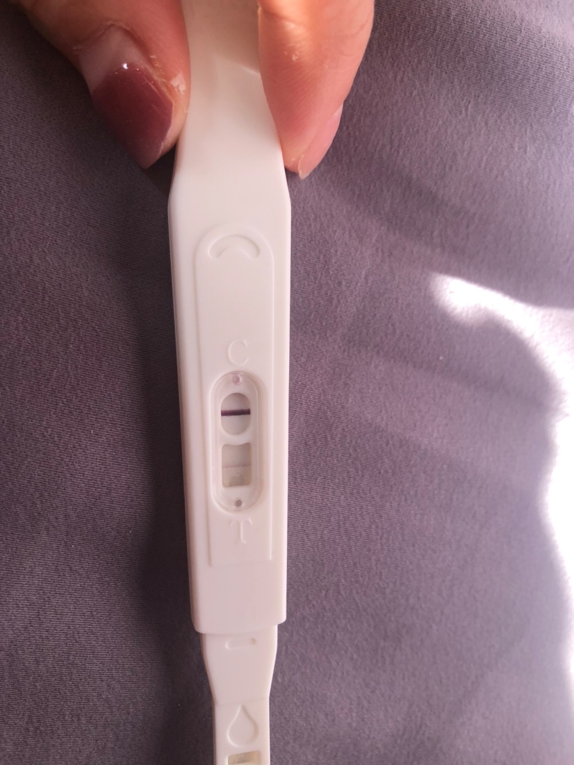 昨天晚上测的，今天下午拍的，昨天晚上也有一道浅浅的杠