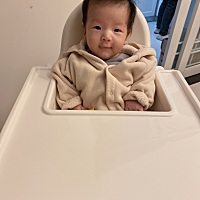 出生6.1斤，49cm，我的小佑佑就是个不太壮实的小男孩。爸爸妈妈身材都消瘦，都是小脸，纤细的四肢。我家...