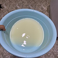 月子里就开始各种追奶 后来在婆婆的神助攻下 真的多了 而且是特别的多 现在有个很大的问题就是宝宝够吃...