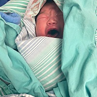 本来要顺产的！家里见红➕破羊水！不慌不忙去医院，结果医生检查疑似我是胎盘早期剥离！胎膜早破！需要...