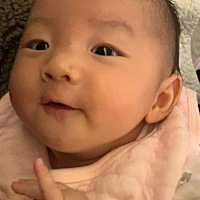 之前一次吃了一点要不管2次要不管3次，现在基本上一次吃空一边，宝宝长大了，吞咽功能也强大了，以前还...