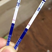 小腹隐隐痛，月经还不来 测了好几次都是白得发亮😂