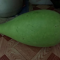 小时候常常在北门口看送殡的队伍，现在自己走在队伍中。这是我第二次参加家族长辈的殡丧礼仪。人生短短...