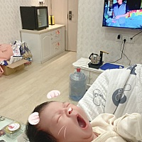 11月13号剖腹产男宝宝一枚、整个孕期涨重27斤，体重127斤；孕前98斤；就孕中期不忌口胡吃海喝长得快、孕...