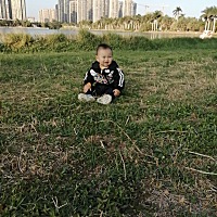 一岁零一个月不会走路🚶，急死了，看到好多满岁都会走路了。