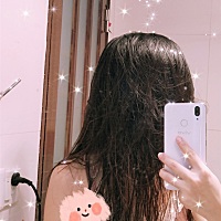 生了娃两个月了，因为生了孩子没人照顾，只有自己不能上班了，月子也是他一个人照顾我，做饭洗碗都是他...