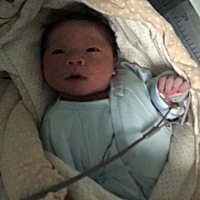 是哪个说的二胎轻松得多，真的是痛的我....... 6号凌晨五点左右见红规律性宫缩，起床洗了个头澡九点和老...