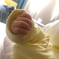 生娃第20天，奶水还是不够娃吃，有一起追奶的宝妈吗？可以交流经验