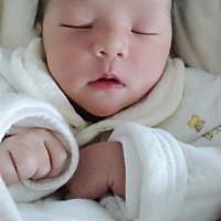 五天了，总算可以出院回家了！还好我家妍妍不哭不闹，除了饿了，尿了，拉便便了哼唧几声，都没见她哭过...