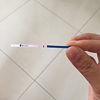 月经推迟4天测的早早孕，是怀孕了么